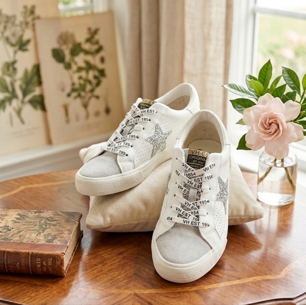 Vintage Havana Gadol Star Accent Women's Sneakers White/ Silver Glitter.